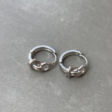 2610PR0862 / Knot Detail Hoop Pierce（Silver）