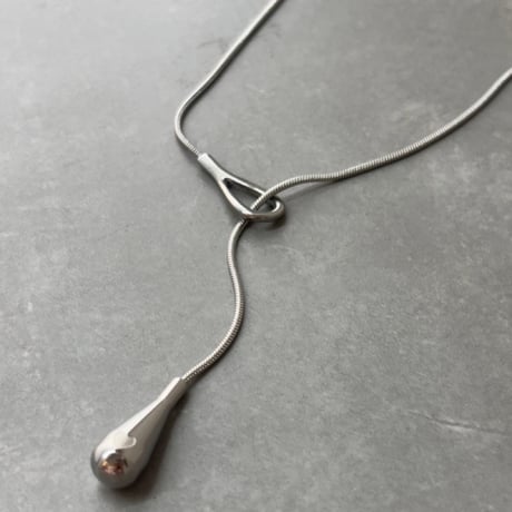 2609NC0405 / Heart motif drop Y-Necklace（Silver）