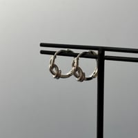 2610PR0862 / Knot Detail Hoop Pierce（Silver）