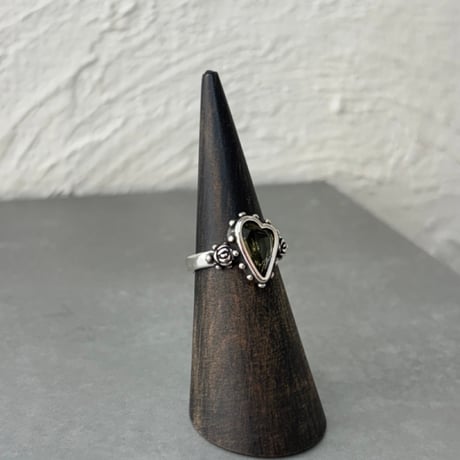 2610RG0854 /  Olive Heart Stone Ring （Silver）