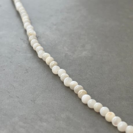 2607NC0403 / Daisy white beads Necklace（White）