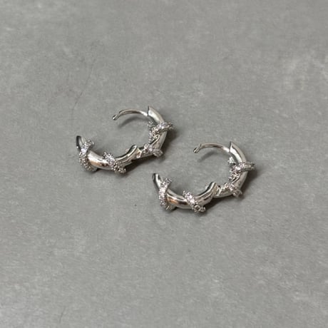 2610PR0864 / Crystal Wrapped Hoop Pierce（Silver）