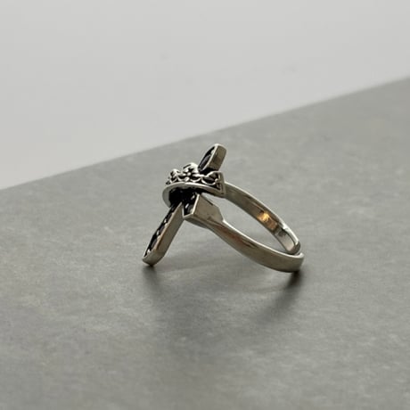 2608RG0832 / Cross & chain design ring （Silver/Black）