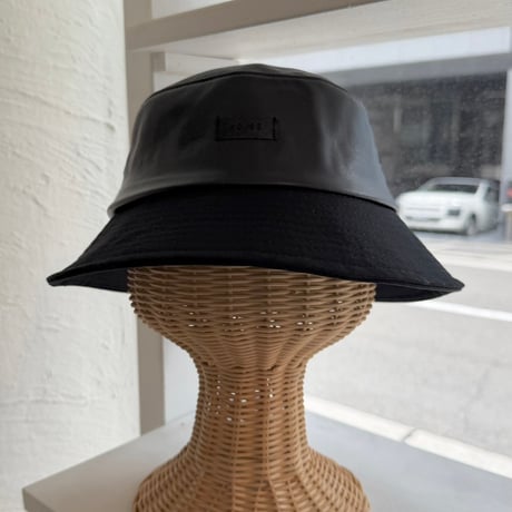 2608KC082502NN / PU leather panel Bucket Hat（Black）