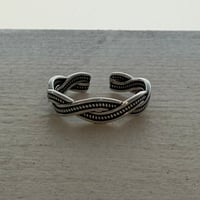 2607RG0817 / Design Twist Line ring（Silver）