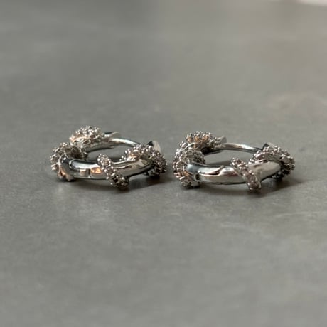 2610PR0864 / Crystal Wrapped Hoop Pierce（Silver）
