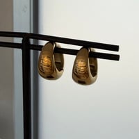 2607ER006 / Mini Drop Hoop Clip-on Earrings（Gold）