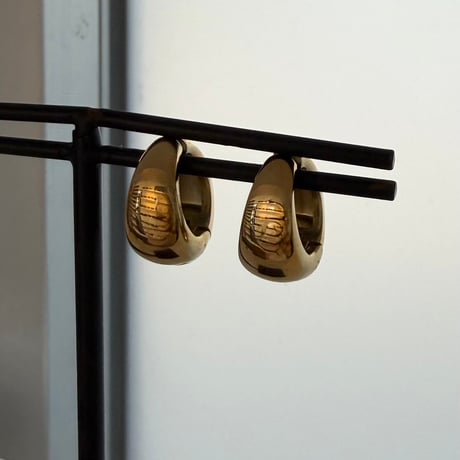 2607ER006 / Mini Drop Hoop Clip-on Earrings（Gold）