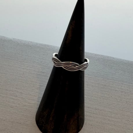 2607RG0817 / Design Twist Line ring（Silver）