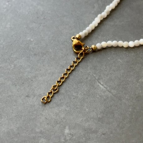 2607NC0403 / Daisy white beads Necklace（White）