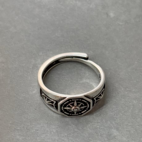 2609RG0836 / Compass motif inlay t ring （Silver）