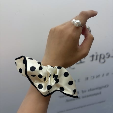 2606HA0095(S)/ Satin Dot Chouchou（White）