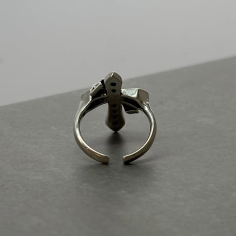 2608RG0832 / Cross & chain design ring （Silver/Black）