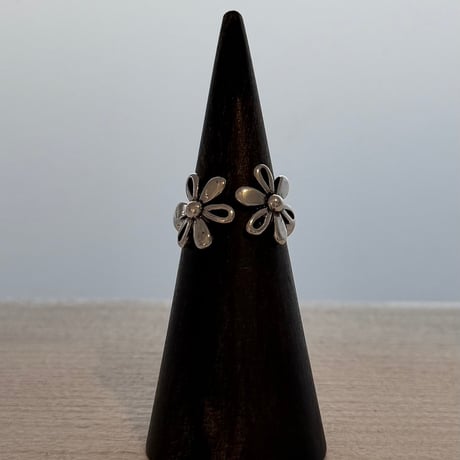 2608RG0827 / Double flower motif ring（Silver）
