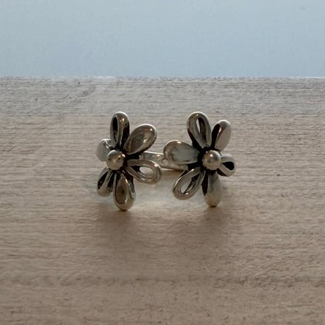 2608RG0827 / Double flower motif ring（Silver）