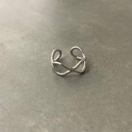 2608RG0826 / Oval wave design ring（Silver）