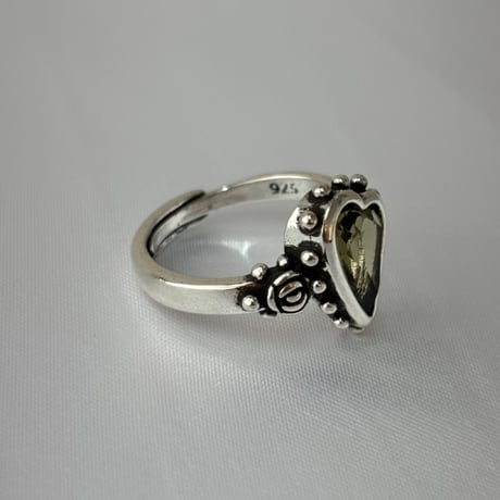 2610RG0854 /  Olive Heart Stone Ring （Silver）