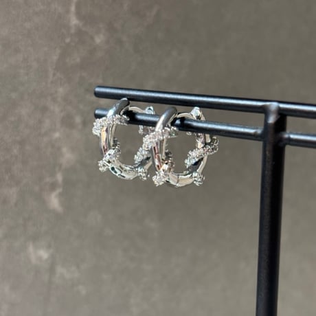 2610PR0864 / Crystal Wrapped Hoop Pierce（Silver）