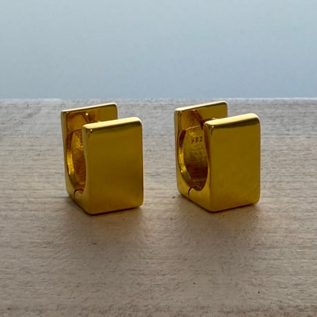 2608PR0856 / Square hoop Pierce（Gold）