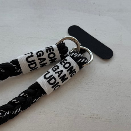 2608GS074(S)/ Multicolored Smartphone Strap (Black)