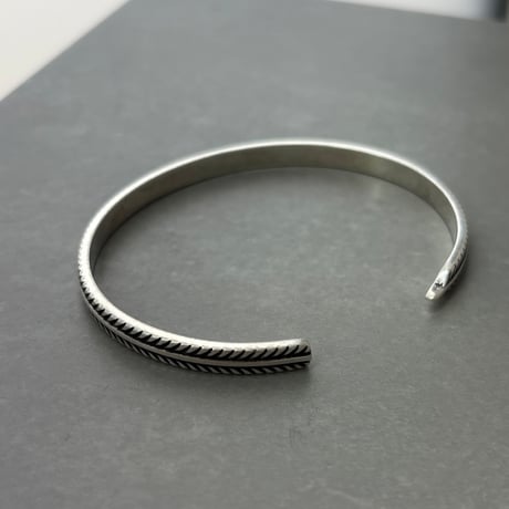 【Select】IM24AC_BRL006 / Feather motif bangle（Silver）