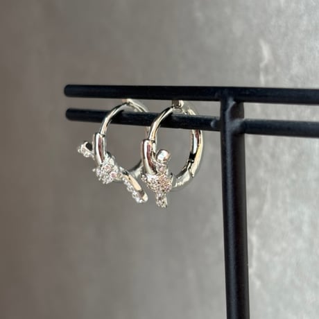 2610PR0863 / Crystal Knot Hoop Pierce（Silver）