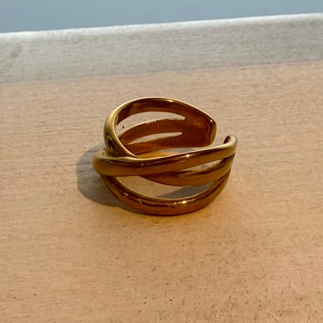 2607RG0816 / Twist Triple Line ring（Gold）