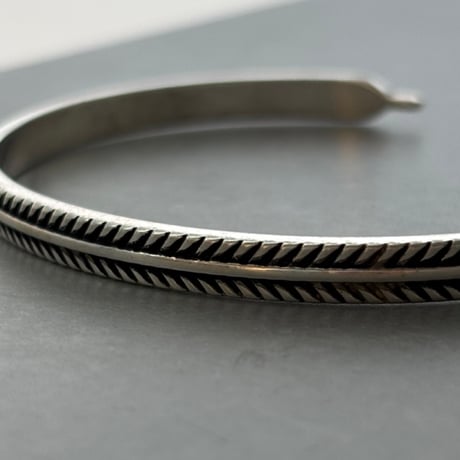 【Select】IM24AC_BRL006 / Feather motif bangle（Silver）