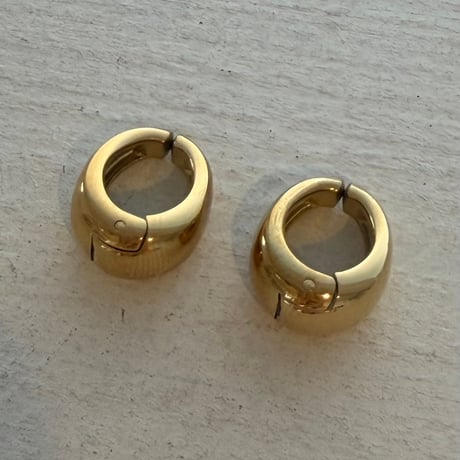 2607ER006 / Mini Drop Hoop Clip-on Earrings（Gold）