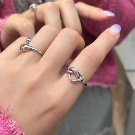 2411RG0543#B / Heart twist ring（Silver）