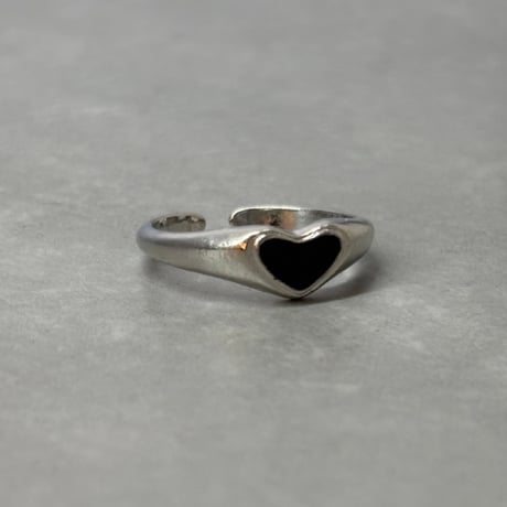 2609RG0835 / Black inset heart ring （Silver）