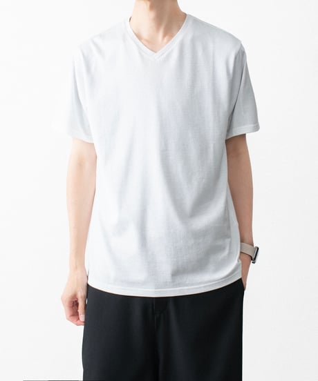 V NECK T-SHIRTS