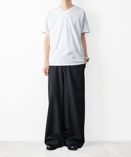 V NECK T-SHIRTS