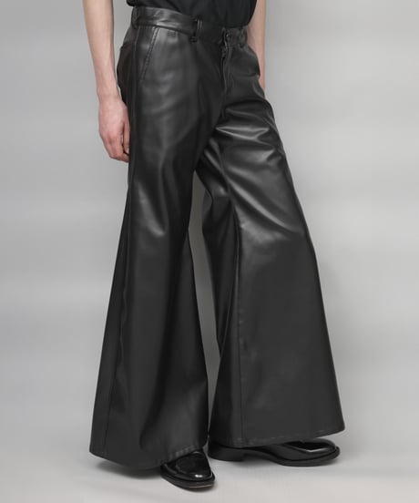SYNTHETIC LEATHER WIDE FLAIR PANTS/BLACK