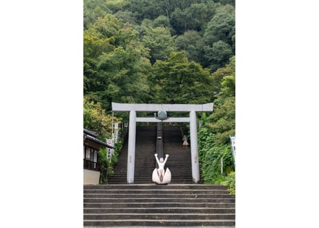 10月5日13時募集開始！　2026年11月15日（日） 犬山でポートレイト「日帰り・紅葉の桃太郎神社周辺プラン」撮影セミナー参加券