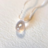 38cmネックレス（シルク・ライトベージュ）ローズクォーツ