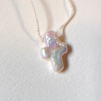 ネックレス（シルク・ライトベージュ）クロスの淡水パール
