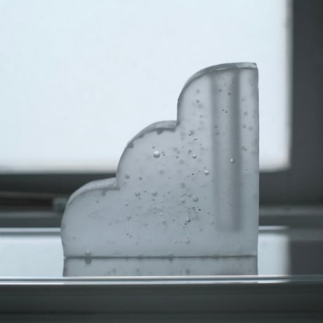 glass object   - white -