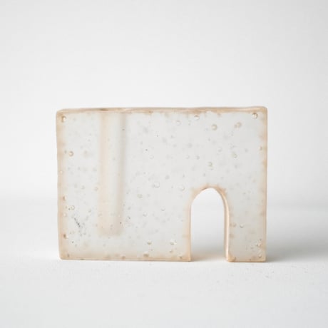 glass object   - beige -