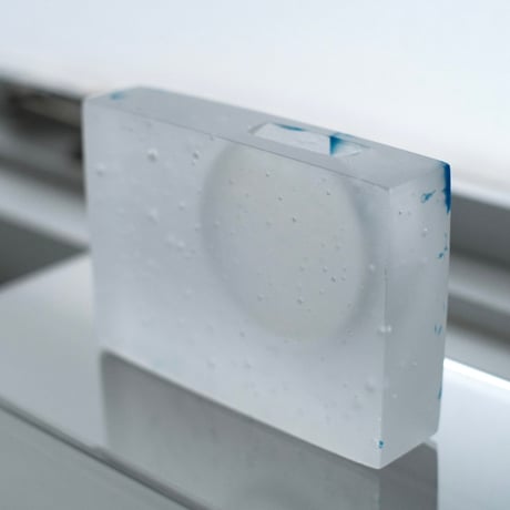glass object   - white -