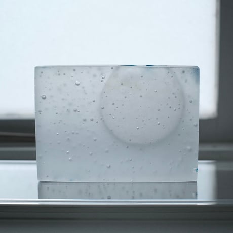 glass object   - white -