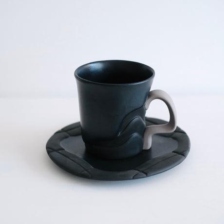 深見達希 layer mug [black]