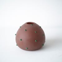umu vase dot - brown × green -