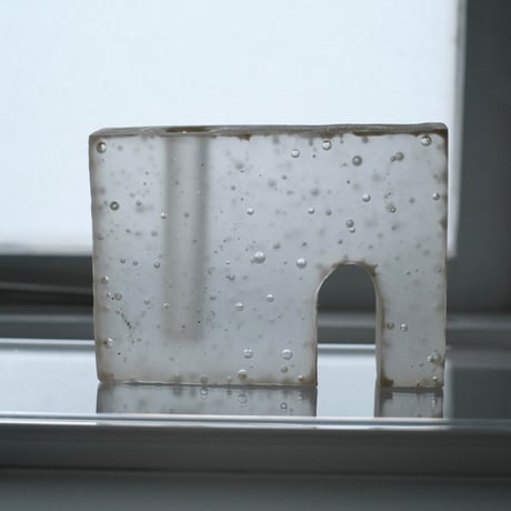 glass object   - beige -