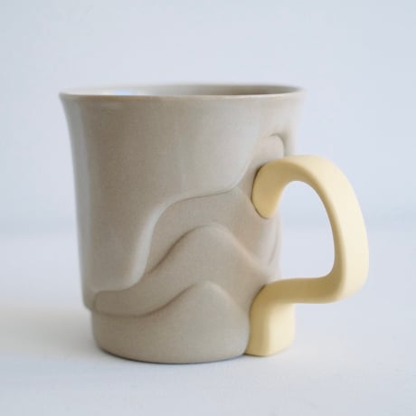 深見達希 layer mug [beige]