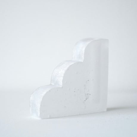 glass object   - white -