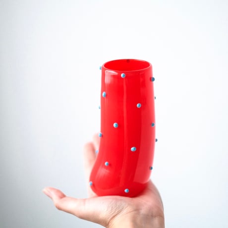 umu vase dot - red × sky -