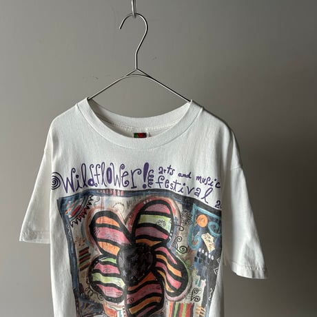 flower art print tee