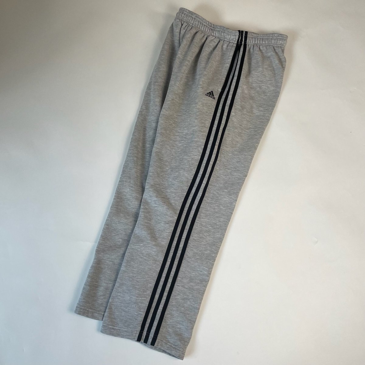 adidas side line sweat pants | sui & shara