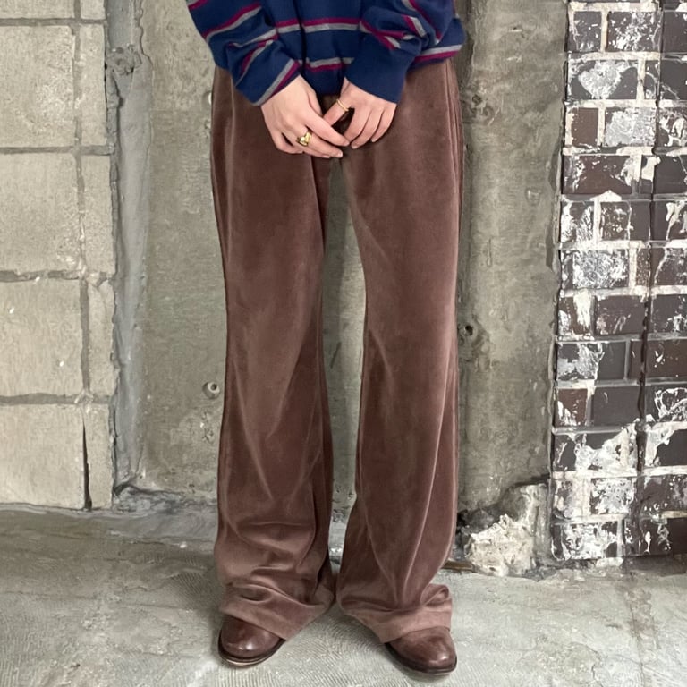 フレアパンツ（velvet low rise flare pants）
